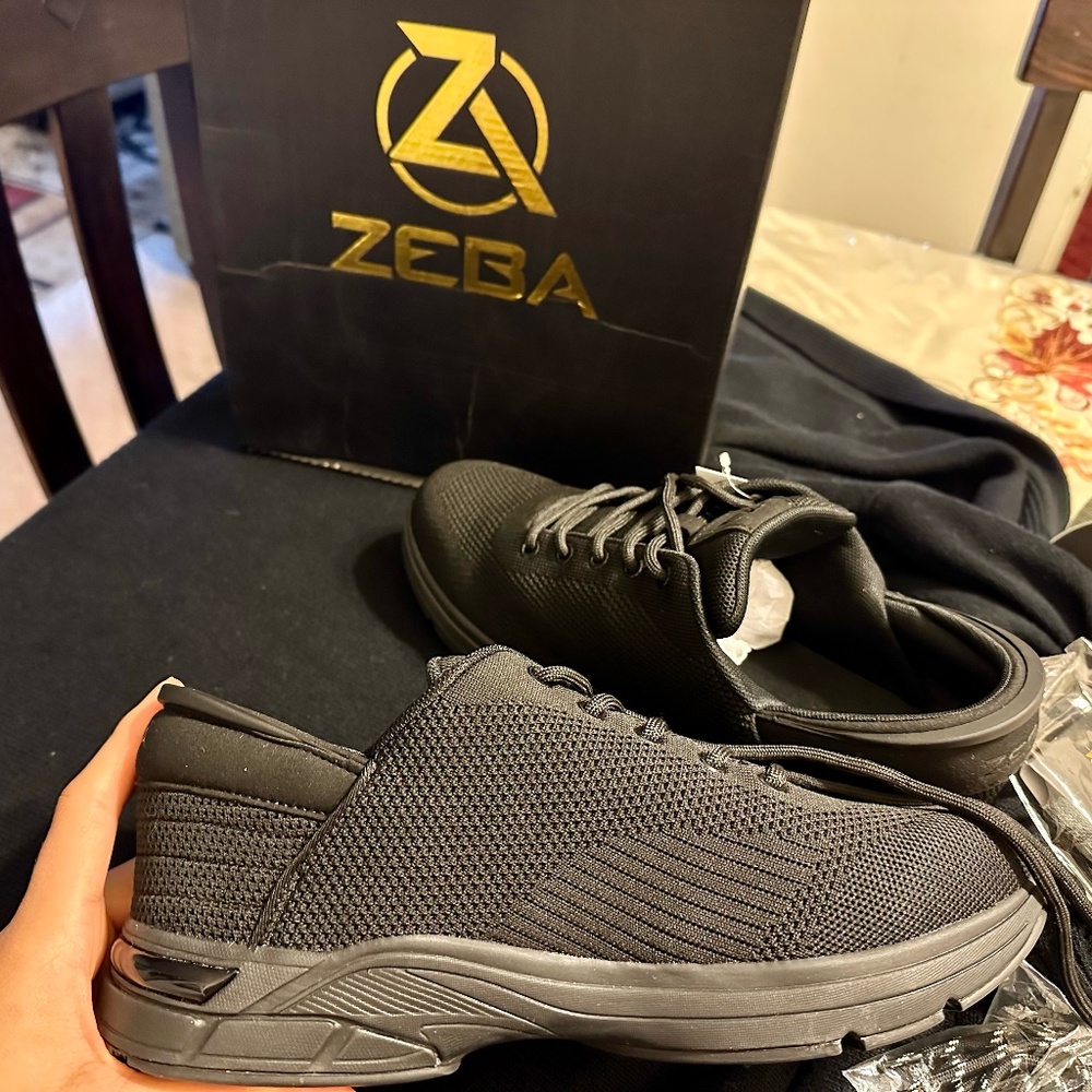 Zeba Unisex Hands-Free Slip-On Walking Shoes